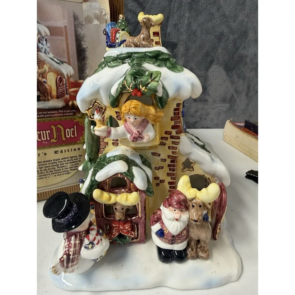 Grandeur Noel 2002 Church With Cherubs With Box Small Chip As Shown